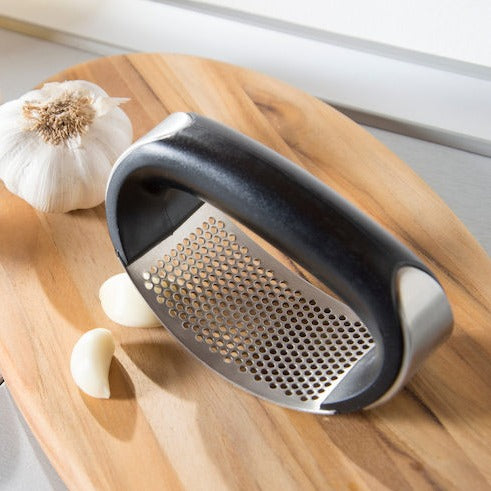 Leifheit Comfortline Garlic Slicer – Cool Tools