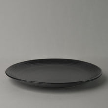 Load image into Gallery viewer, Matte Black 10&quot; Dinner Plate - Set of 2
